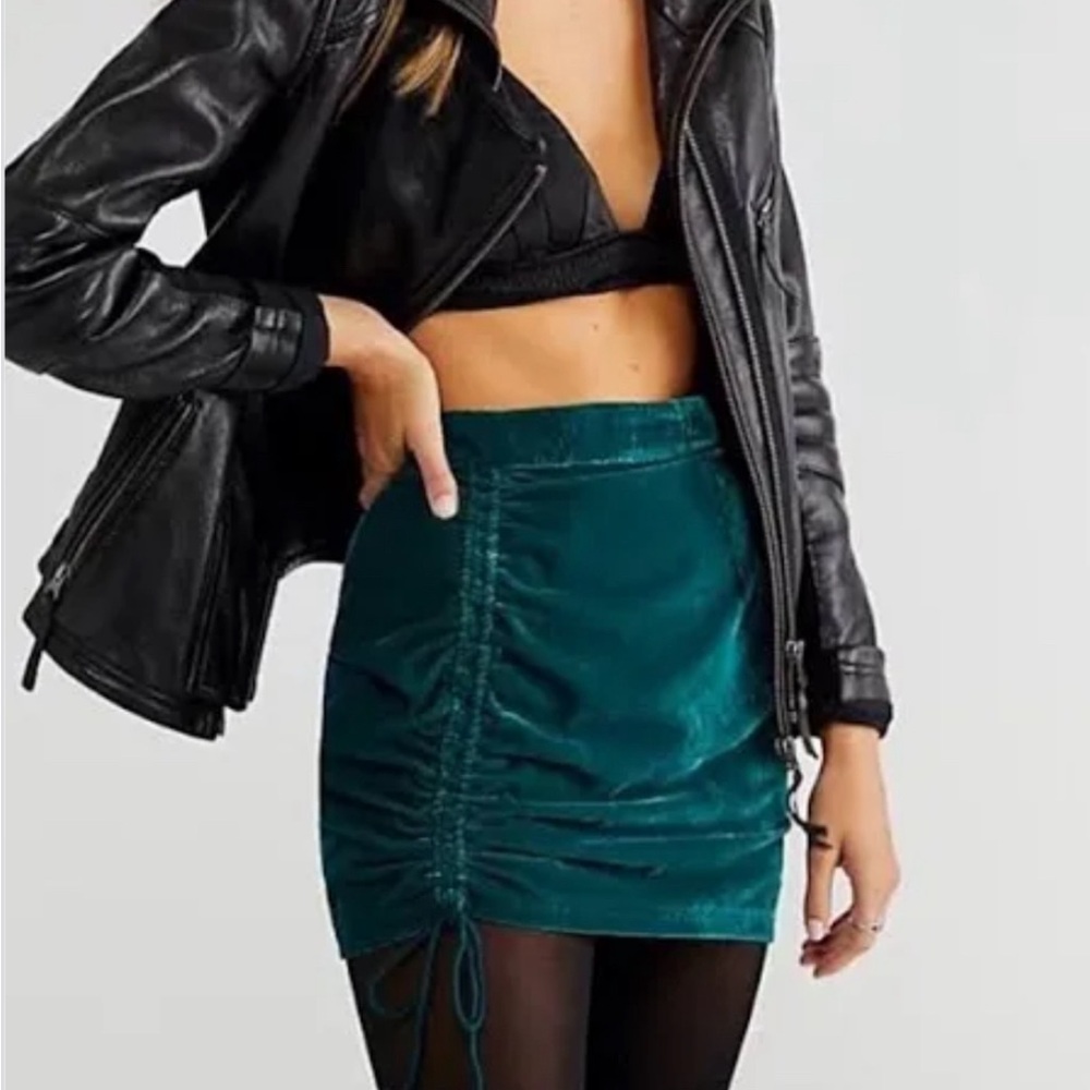FREE PEOPLE Vivienne Green Velvet Mini Skirt 8